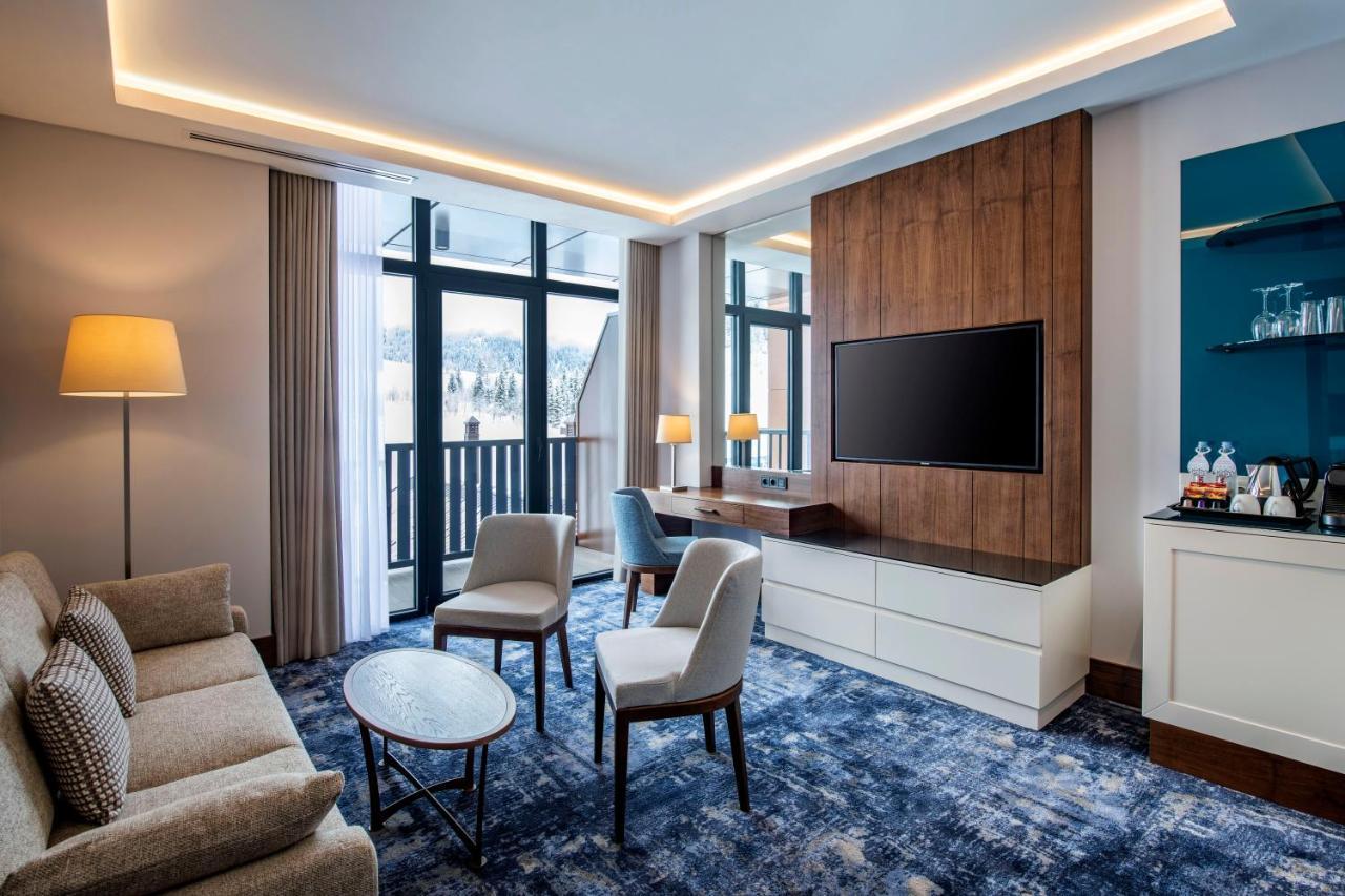 Ambassadori Hotel