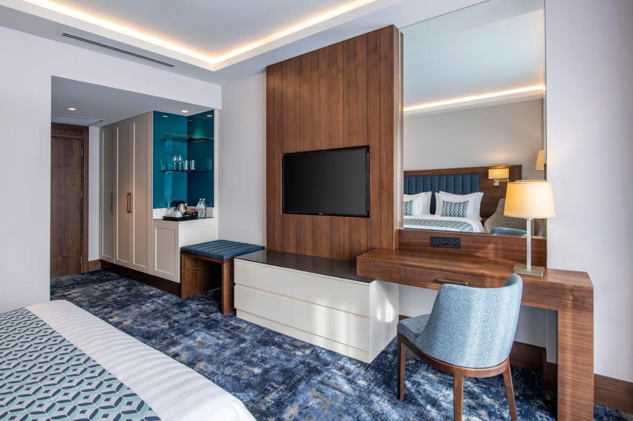 Ambassadori Hotel 5*